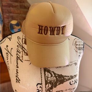 Tan 'Howdy' Trucker Hat